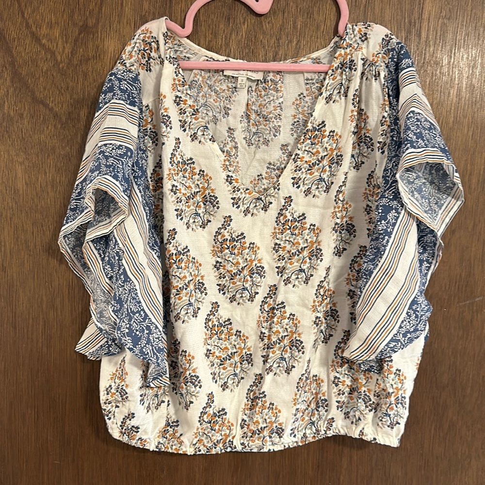 Lucky brand size Small flutter sleeve top